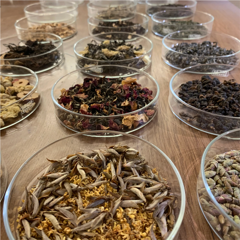 Apple Cinnamon Rooibos Tea - Cozy Autumn Herbal Tisane